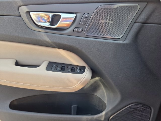2027 Volvo XC60 B5 Plus