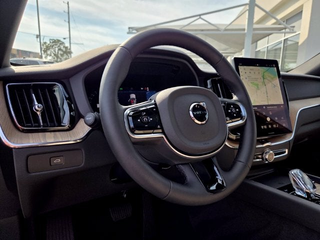 2027 Volvo XC60 B5 Plus