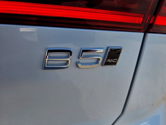 2027 Volvo XC60 B5 Plus