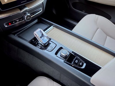 2027 Volvo XC60 B5 Plus