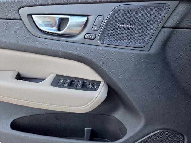 2027 Volvo XC60 B5 Plus