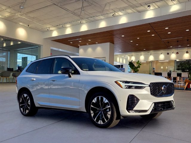 2027 Volvo XC60 B5 Plus