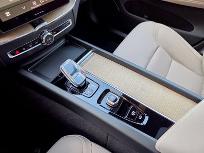 2027 Volvo XC60 B5 Core
