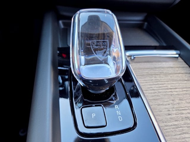 2027 Volvo XC60 B5 Core