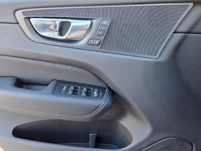 2027 Volvo XC60 B5 Core
