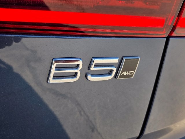 2027 Volvo XC60 B5 Core
