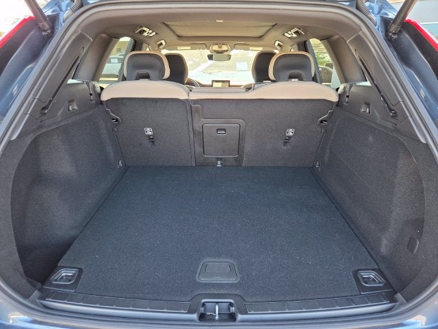 2027 Volvo XC60 B5 Core
