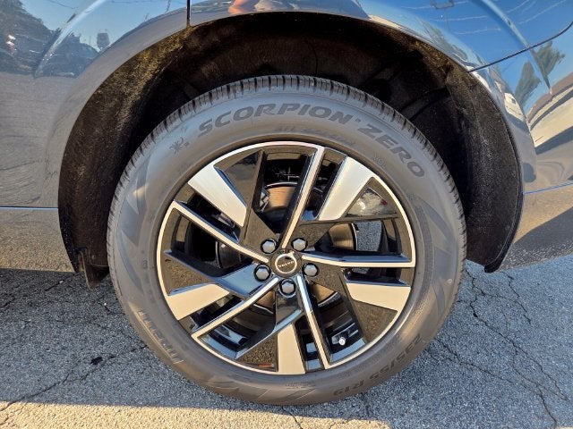 2027 Volvo XC60 B5 Core