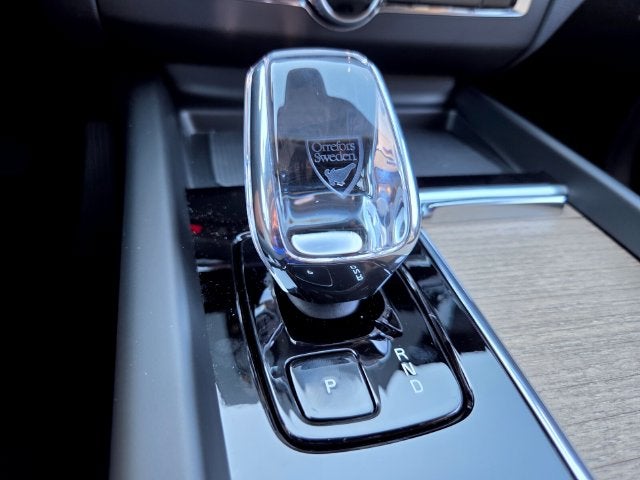 2027 Volvo XC60 B5 Core