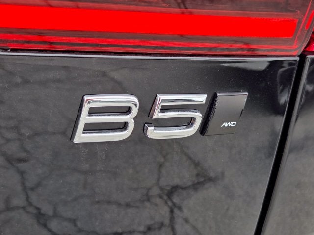 2027 Volvo XC60 B5 Ultra