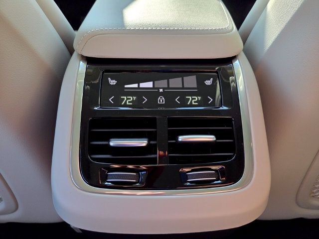 2027 Volvo XC60 B5 Ultra