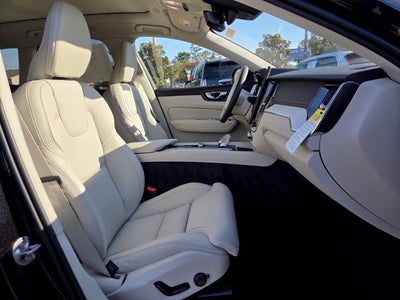 2027 Volvo XC60 B5 Ultra