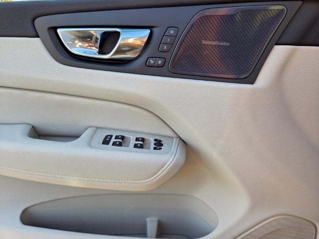 2027 Volvo XC60 B5 Ultra