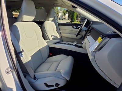 2027 Volvo XC60 B5 Ultra