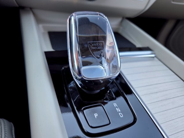 2027 Volvo XC60 B5 Ultra
