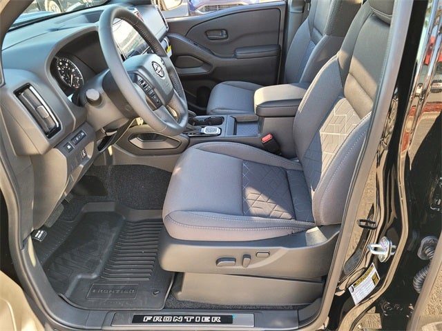 2026 Nissan Frontier SV DARK ARMOR 4WD