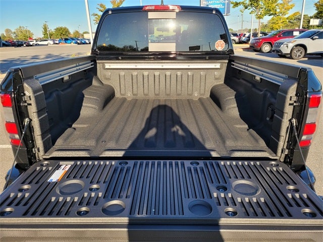 2026 Nissan Frontier SV DARK ARMOR 4WD