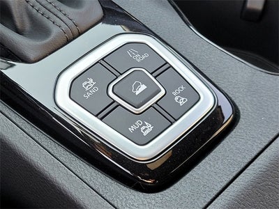 2026 Nissan Frontier SV DARK ARMOR 4WD