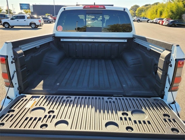 2026 Nissan Frontier SV DARK ARMOR 4WD