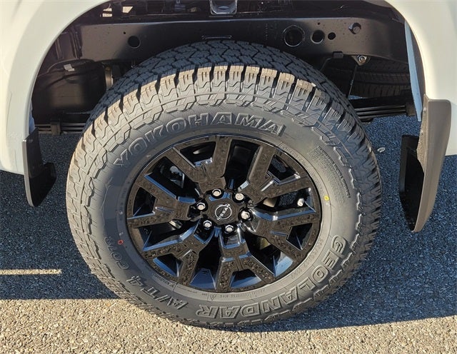 2026 Nissan Frontier SV DARK ARMOR 4WD