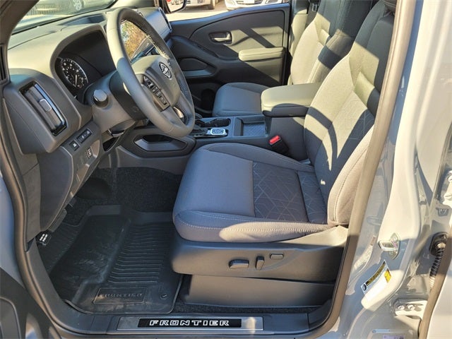 2026 Nissan Frontier SV DARK ARMOR 4WD