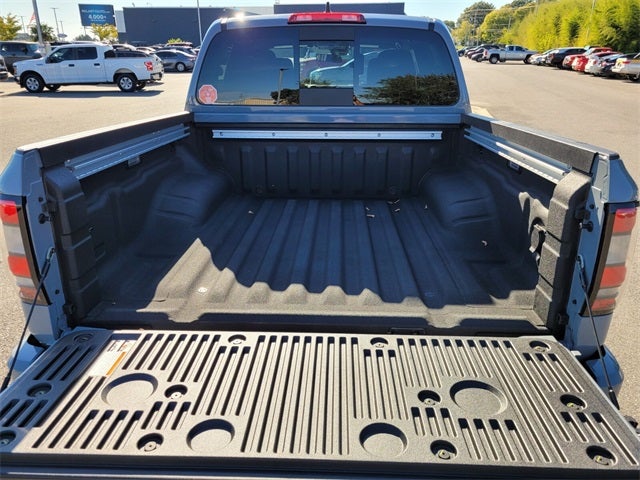 2026 Nissan Frontier SV DARK ARMOR 4WD