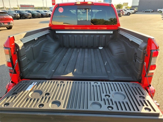 2026 Nissan Frontier SV DARK ARMOR 4WD