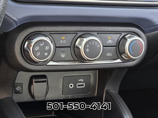 2023 Nissan Versa 1.6 SV
