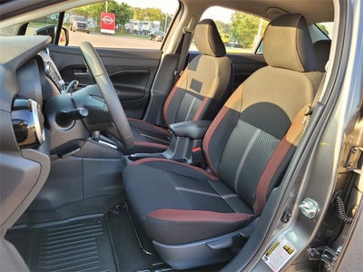 2025 Nissan Versa 1.6 SR