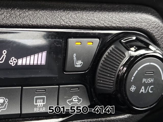 2022 Nissan Kicks SR