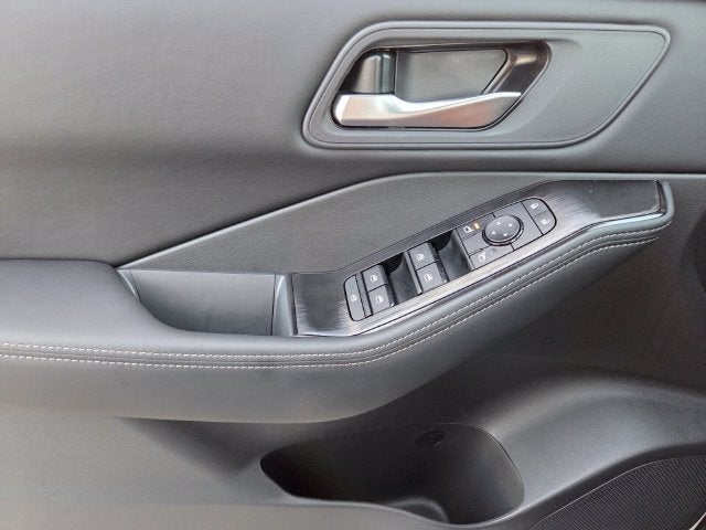 2027 Nissan Rogue SV
