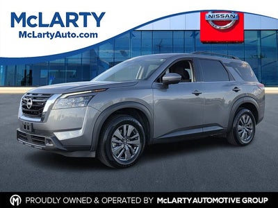 2024 Nissan Pathfinder SV