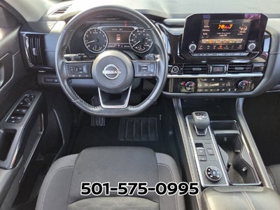 2023 Nissan Pathfinder SV