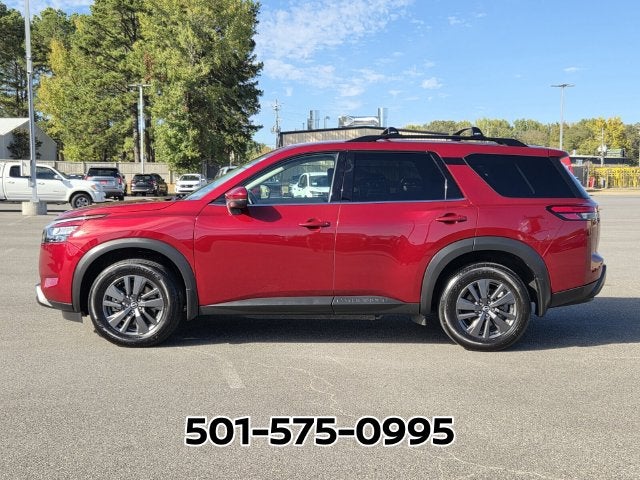 2023 Nissan Pathfinder SV