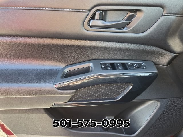 2023 Nissan Pathfinder SV