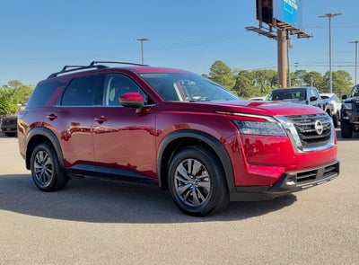 2023 Nissan Pathfinder SV