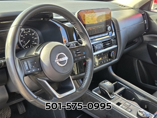 2023 Nissan Pathfinder SV