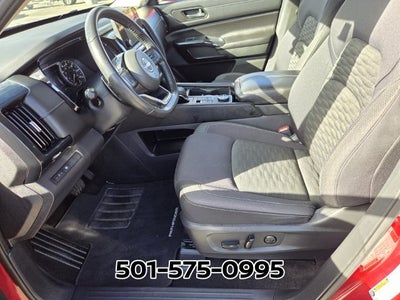 2023 Nissan Pathfinder SV