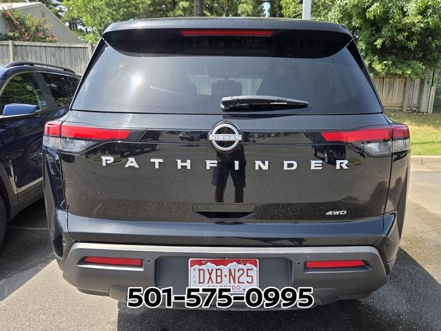 2025 Nissan Pathfinder SV