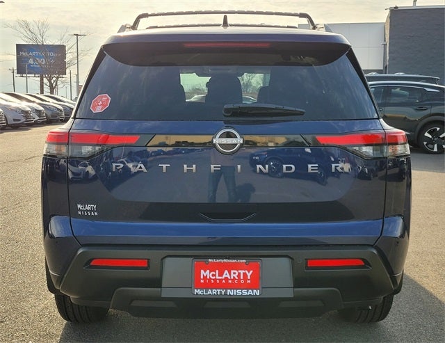 2026 Nissan Pathfinder SV
