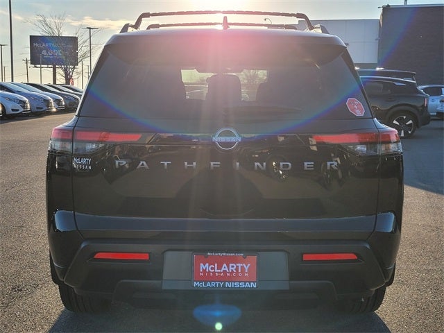 2026 Nissan Pathfinder SV