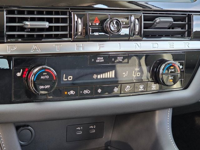 2026 Nissan Pathfinder SV