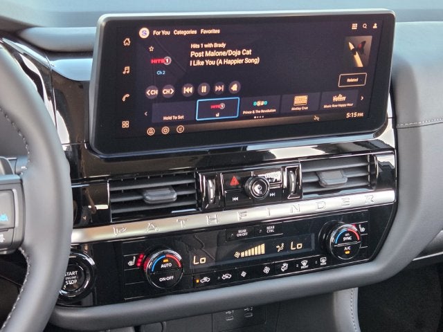 2026 Nissan Pathfinder SV