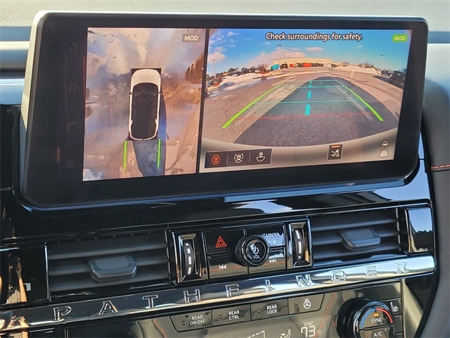 2026 Nissan Pathfinder SV