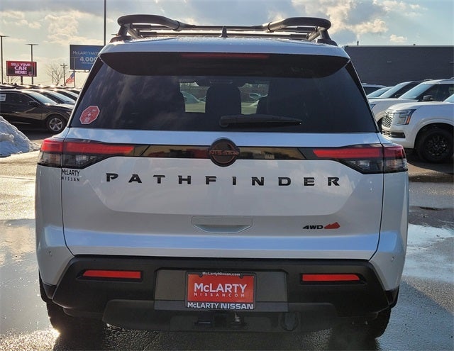 2026 Nissan Pathfinder SV