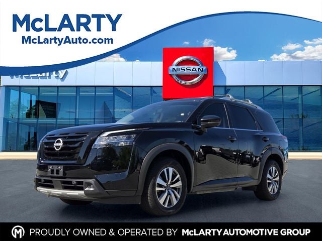 2023 Nissan Pathfinder SL
