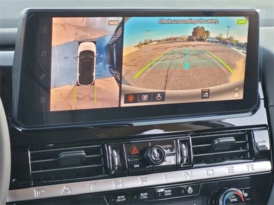 2026 Nissan Pathfinder SL