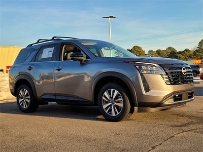 2026 Nissan Pathfinder SL