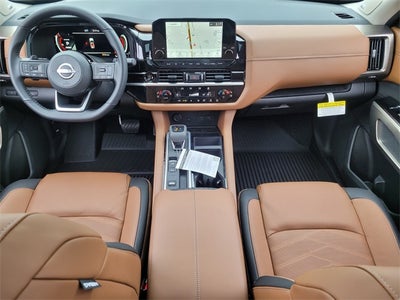 2025 Nissan Pathfinder Platinum