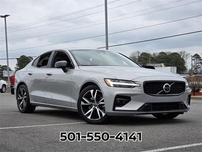 2024 Volvo S60 B5 Plus Dark Theme